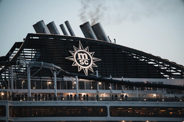 Comment choisir une croisière offrant des visites guidées d'architecture contemporaine en Scandinavie?
